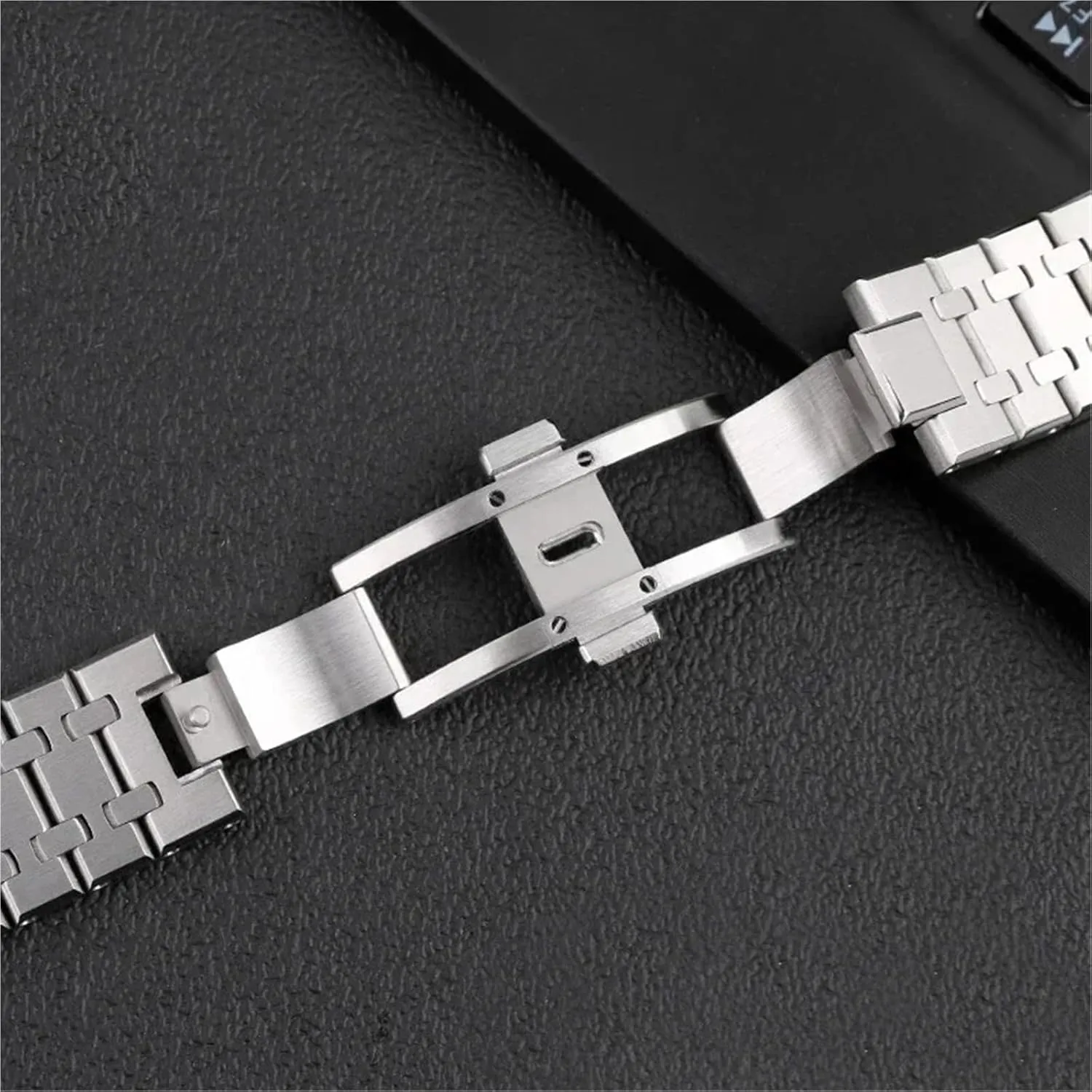 28mm 26mm Silver Stainless Steel Bracelet Strap Men Women Watch Band Quick Release Adjustable