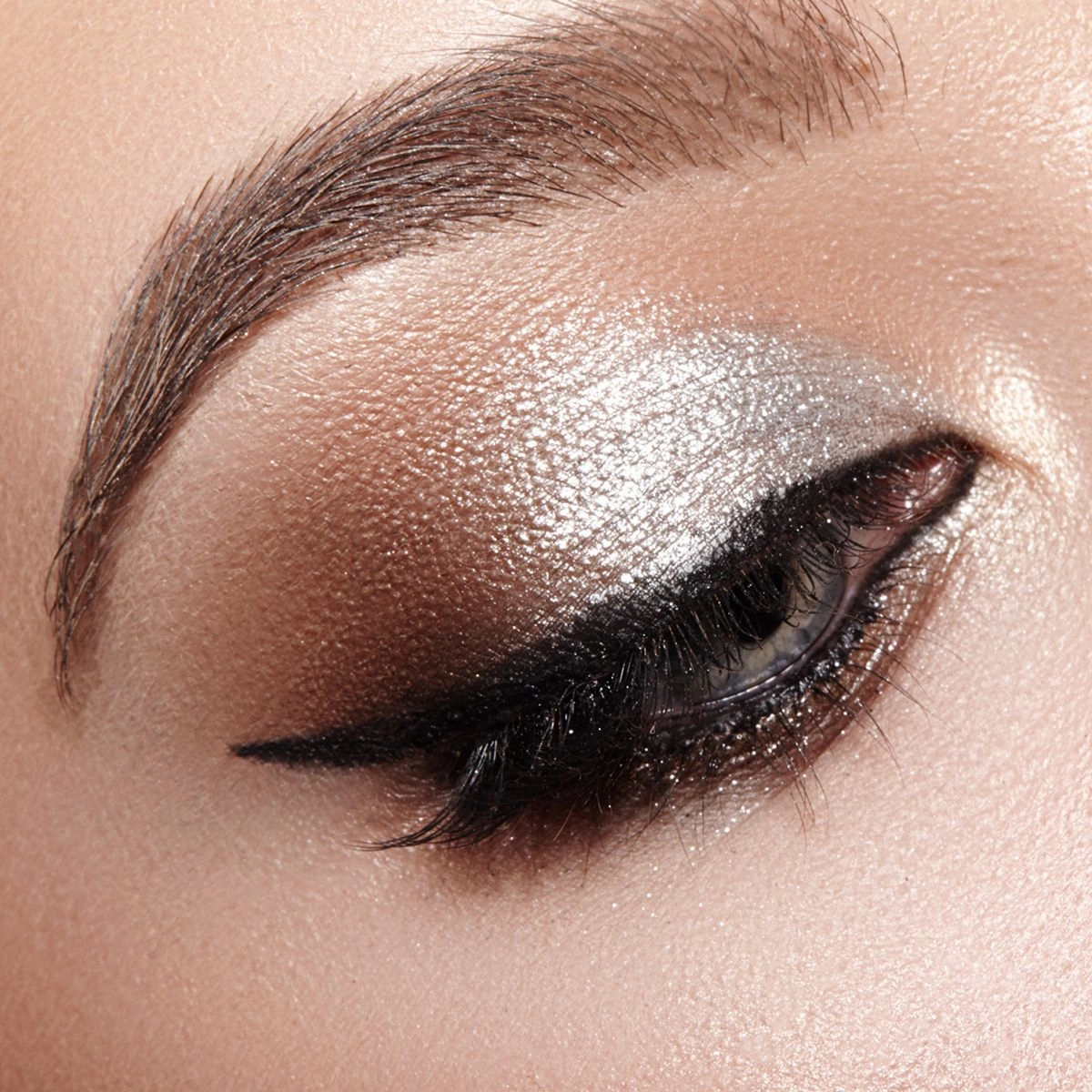 62071 Metallic Eyeshadow: Crystal Snow