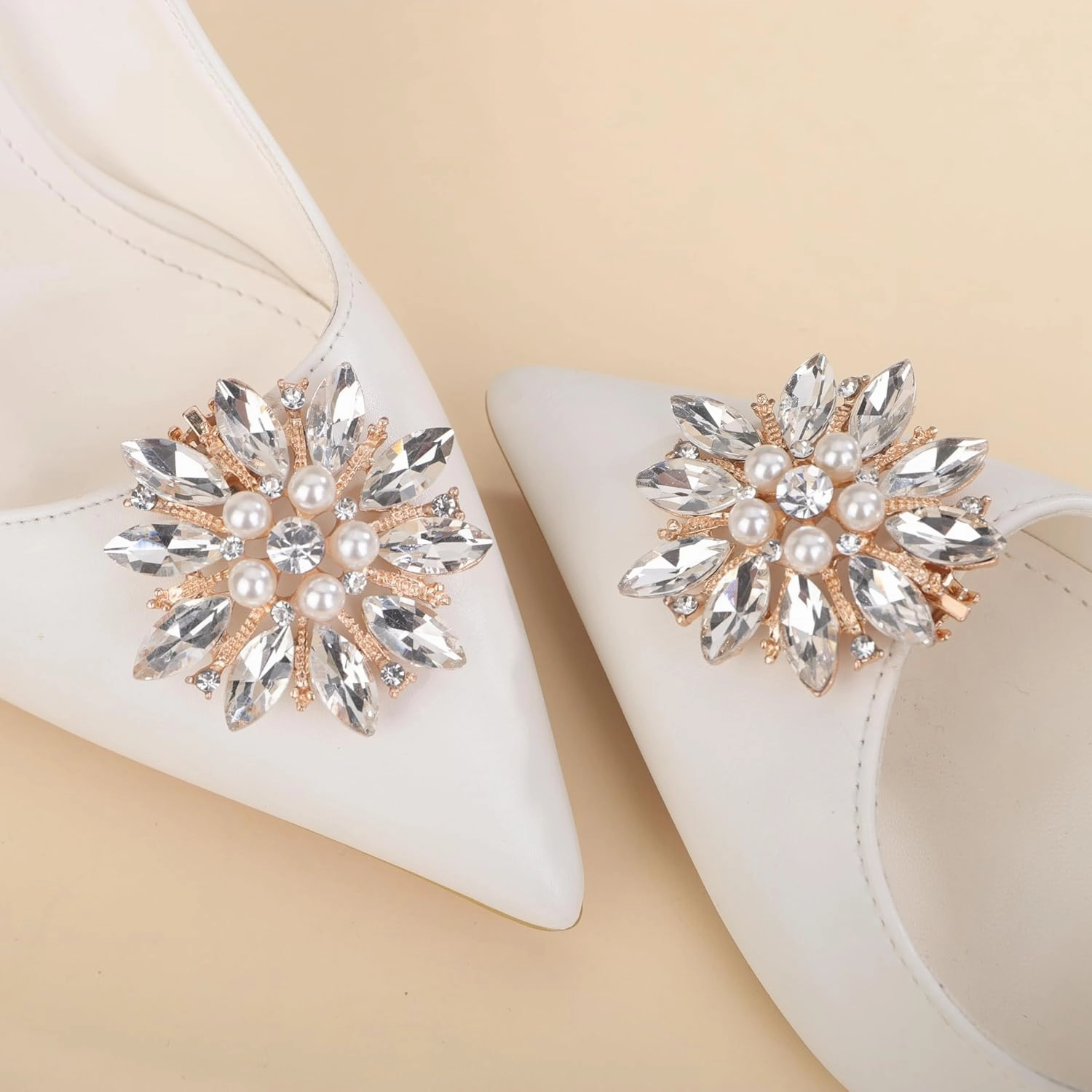 Chargances 1 Pair Rhinestone Wedding Shoe Clips Crystal Bridal Shoe Buckles Decorative Charms Pearl Beaded Shoe Decoration for Women Party