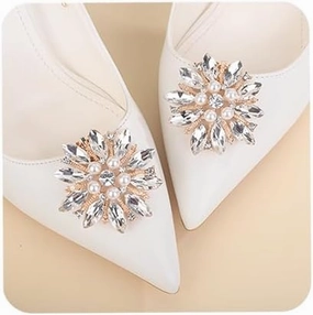 Chargances 1 Pair Rhinestone Wedding Shoe Clips Crystal Bridal Shoe Buckles Decorative Charms Pearl Beaded Shoe Decoration for Women Party