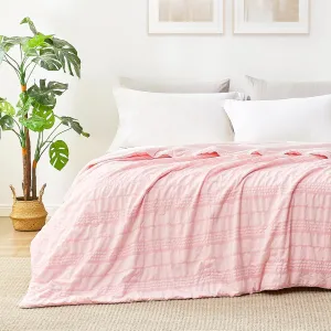Cozy Bliss Seersucker Cooling Comforter King Size, Q-Max 0.45 Reversible Lightweight Cooling Blanket, Breathable Silk Smooth Summer Bedding Quilt for Hot Sleepers Night Sweats Pink