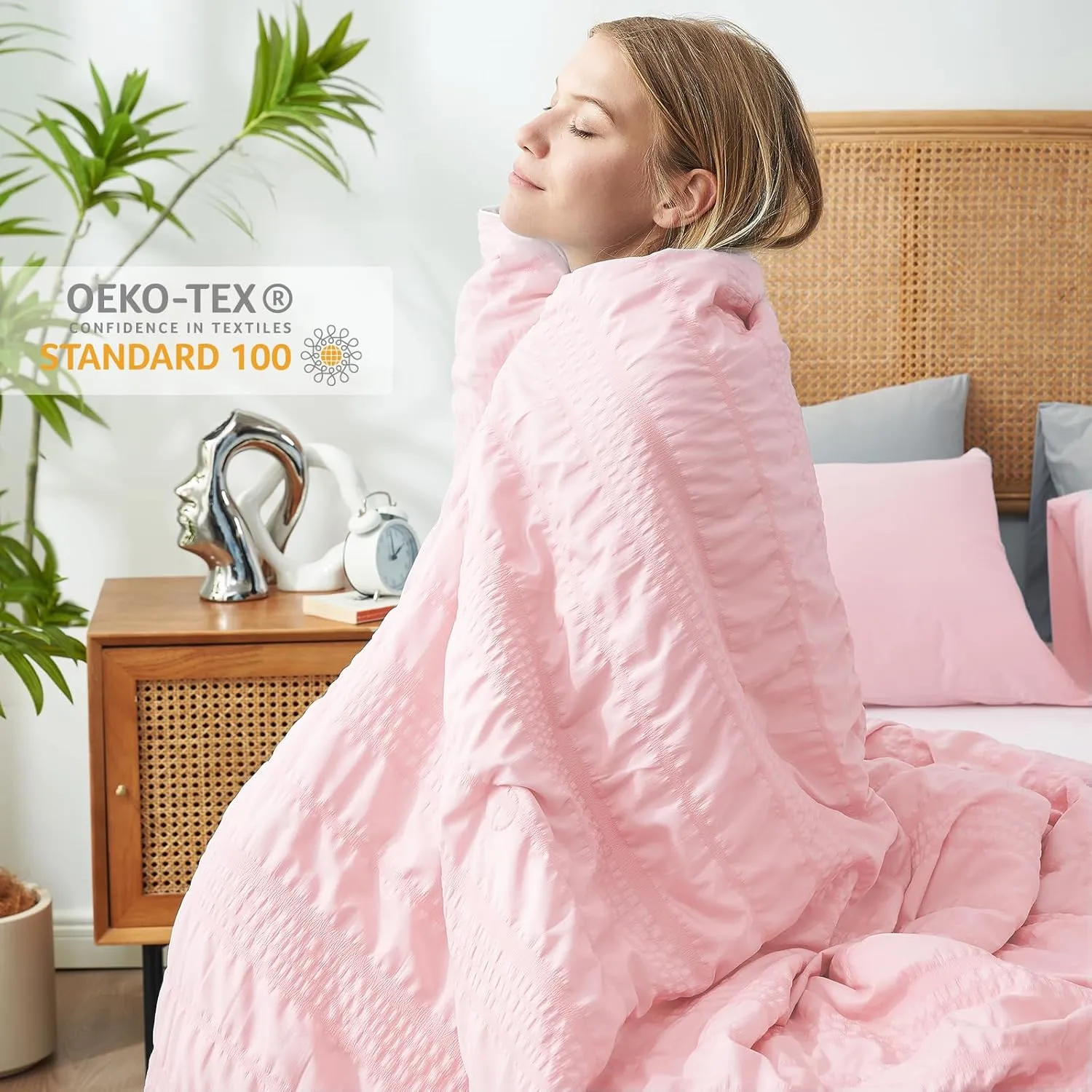 Cozy Bliss Seersucker Cooling Comforter King Size, Q-Max 0.45 Reversible Lightweight Cooling Blanket, Breathable Silk Smooth Summer Bedding Quilt for Hot Sleepers Night Sweats Pink