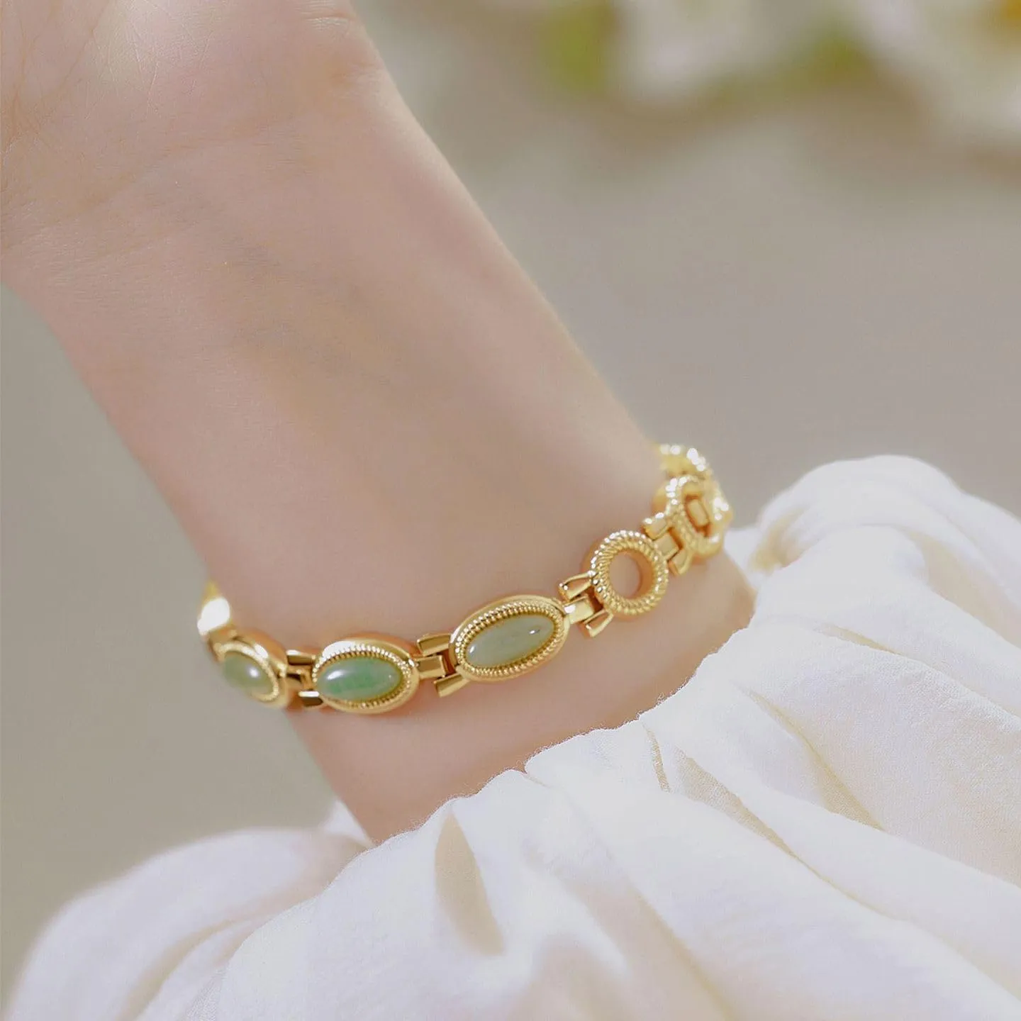 FANMIS Gold Tone Watches for Women with Small Vintage Bracelet Elegant Jade Oval Dial Dress Watch Fashion Quartz Wrist Watch Waterproof Watch