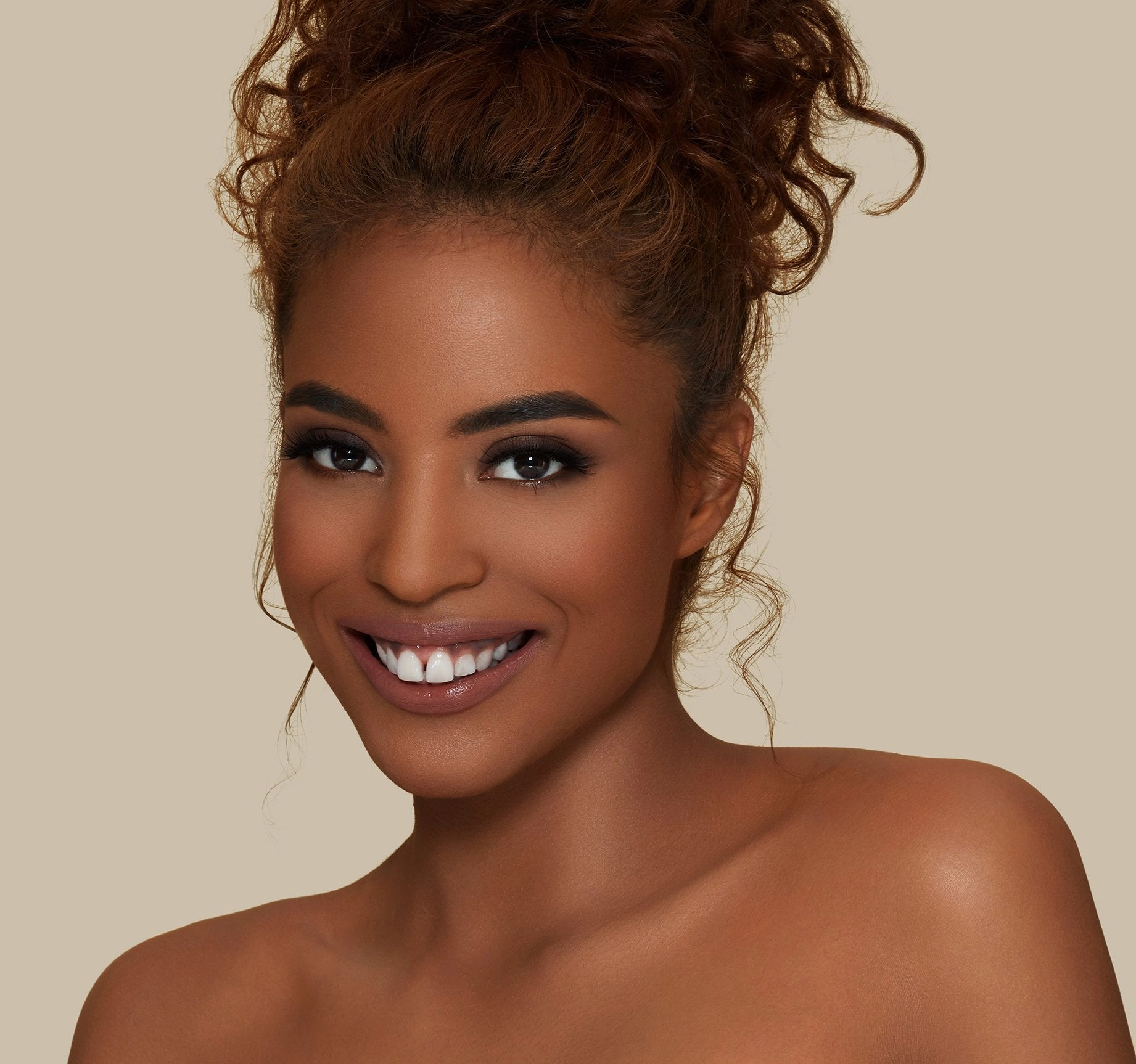 FOUNDATION - F3.120 Birthday discount FULL-COVERAGE FLUIDITY Crowd-pleaser