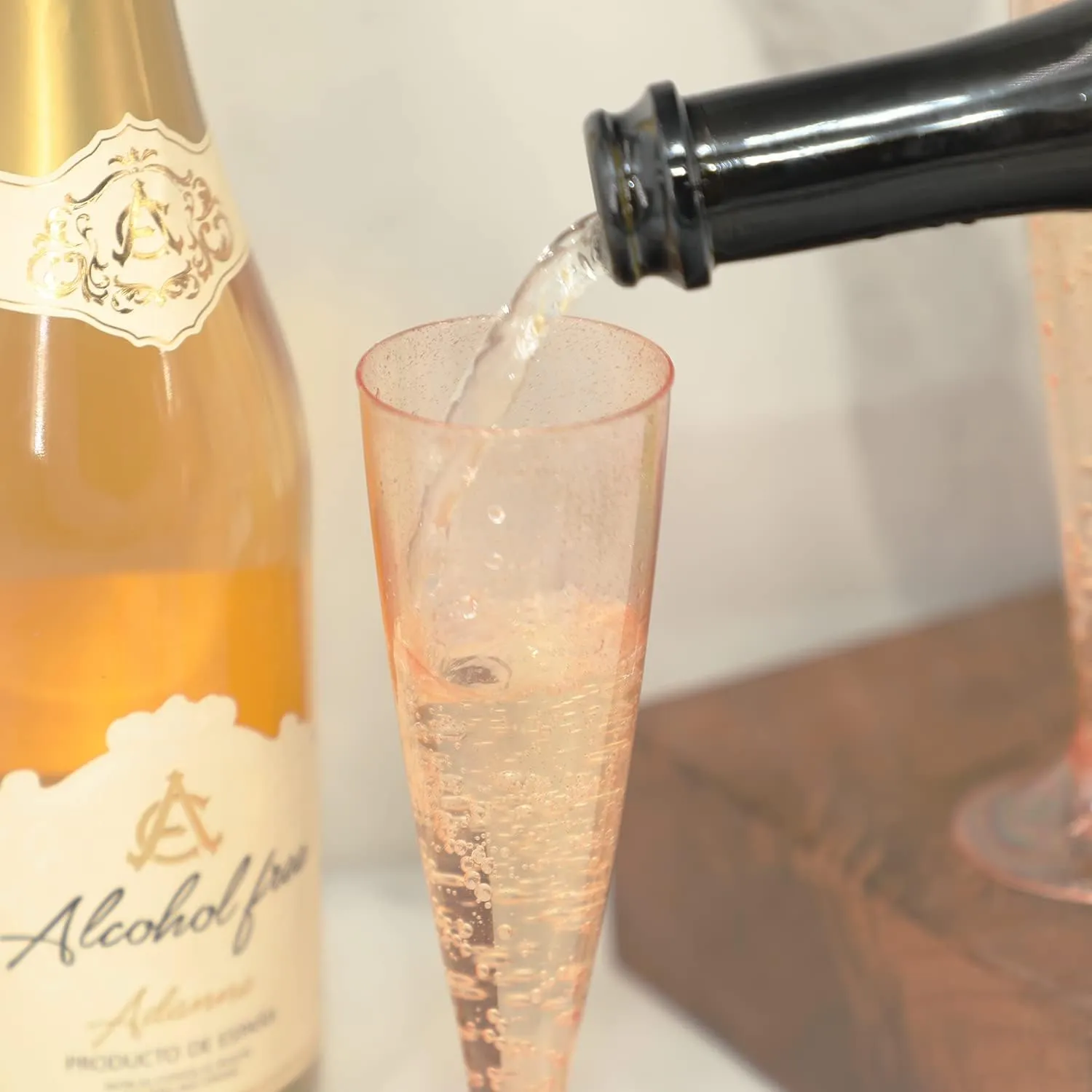 Homy Feel 30 Pack Rose Gold Glitter Plastic Rose Gold Wine Glasses,5OZ Champagne Flutes Disposable for Party,Plastic Champagne Flutes,Mimosa Bar Glasse for Valentine's day Galentines day Supplies