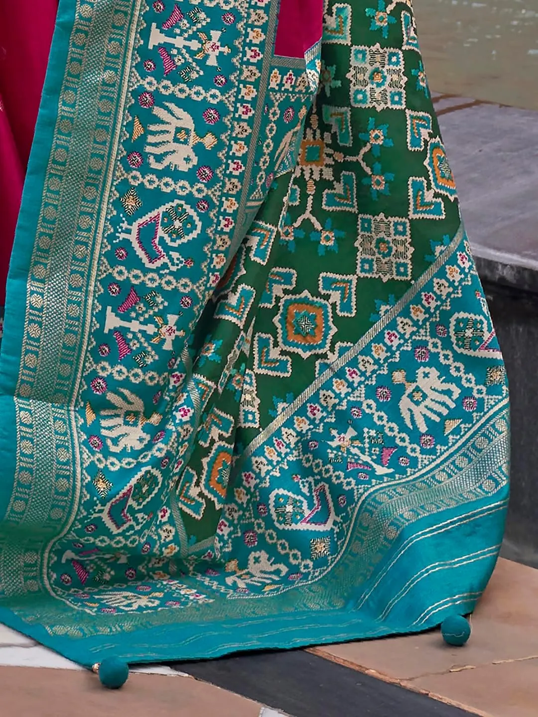 Indian Women's Pink Woven Design Patola Silk Saree with Unstitched Blouse Piece (TRITH100_Parent)
