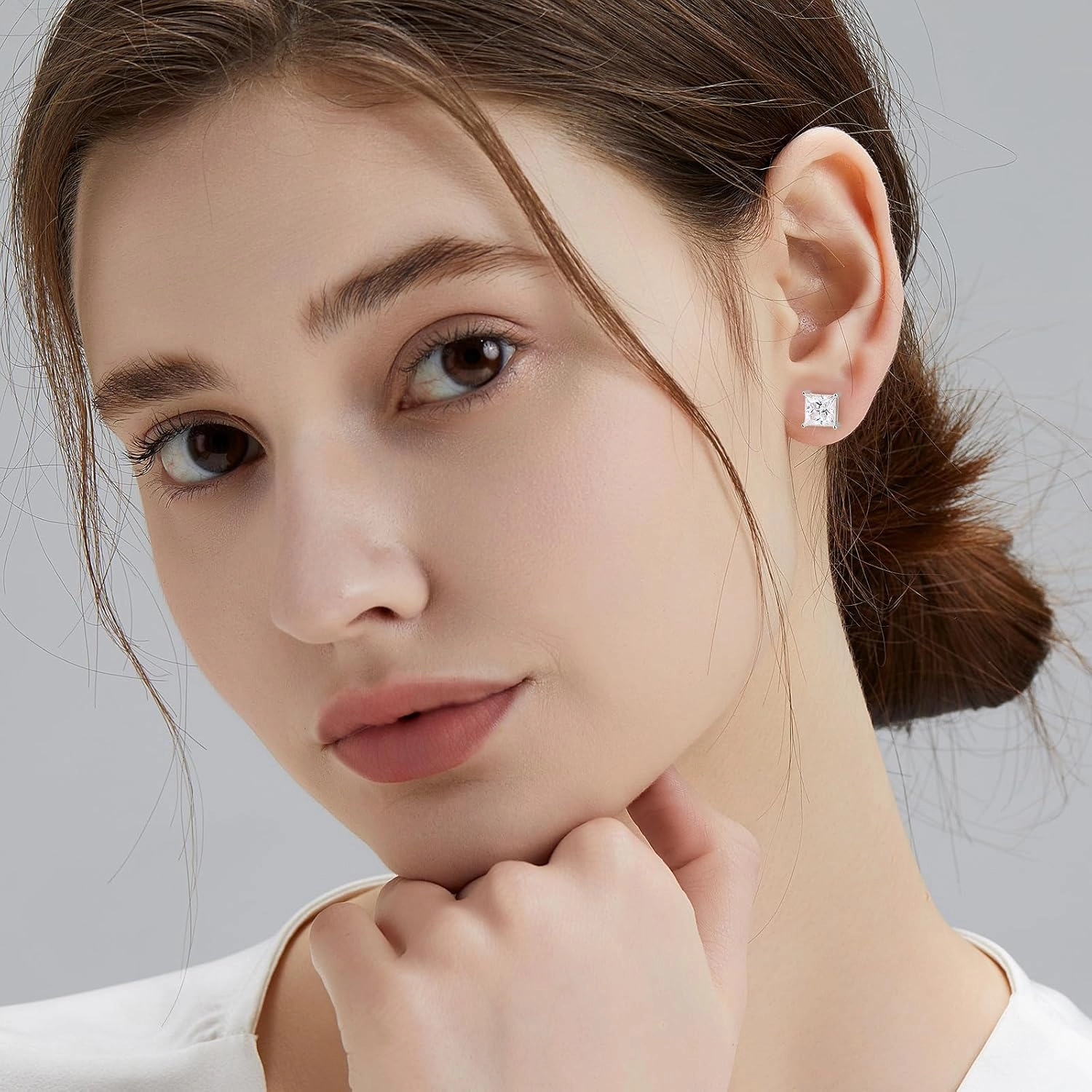 KRKC 0.6-3ct Princess Cut Moissanite Stud Earrings for Women, D Color VVS1 Clarity Lab Created Diamond Solitaire 14K White Gold Hypoallergenic Vermeil S925 Sterling Silver Earrings Women Men