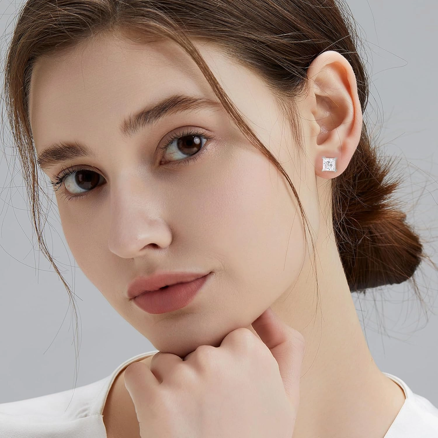 KRKC 0.6-3ct Princess Cut Moissanite Stud Earrings for Women, D Color VVS1 Clarity Lab Created Diamond Solitaire 14K White Gold Hypoallergenic Vermeil S925 Sterling Silver Earrings Women Men