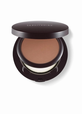 Laura Mercier Smooth Finish Foundation Powder, Non-Comedogenic, Breathable, Sheer to Full Coverage, Wet or Dry Application, Matte or Natural Finish, Oil-Free, Ideal for All Skin Types
