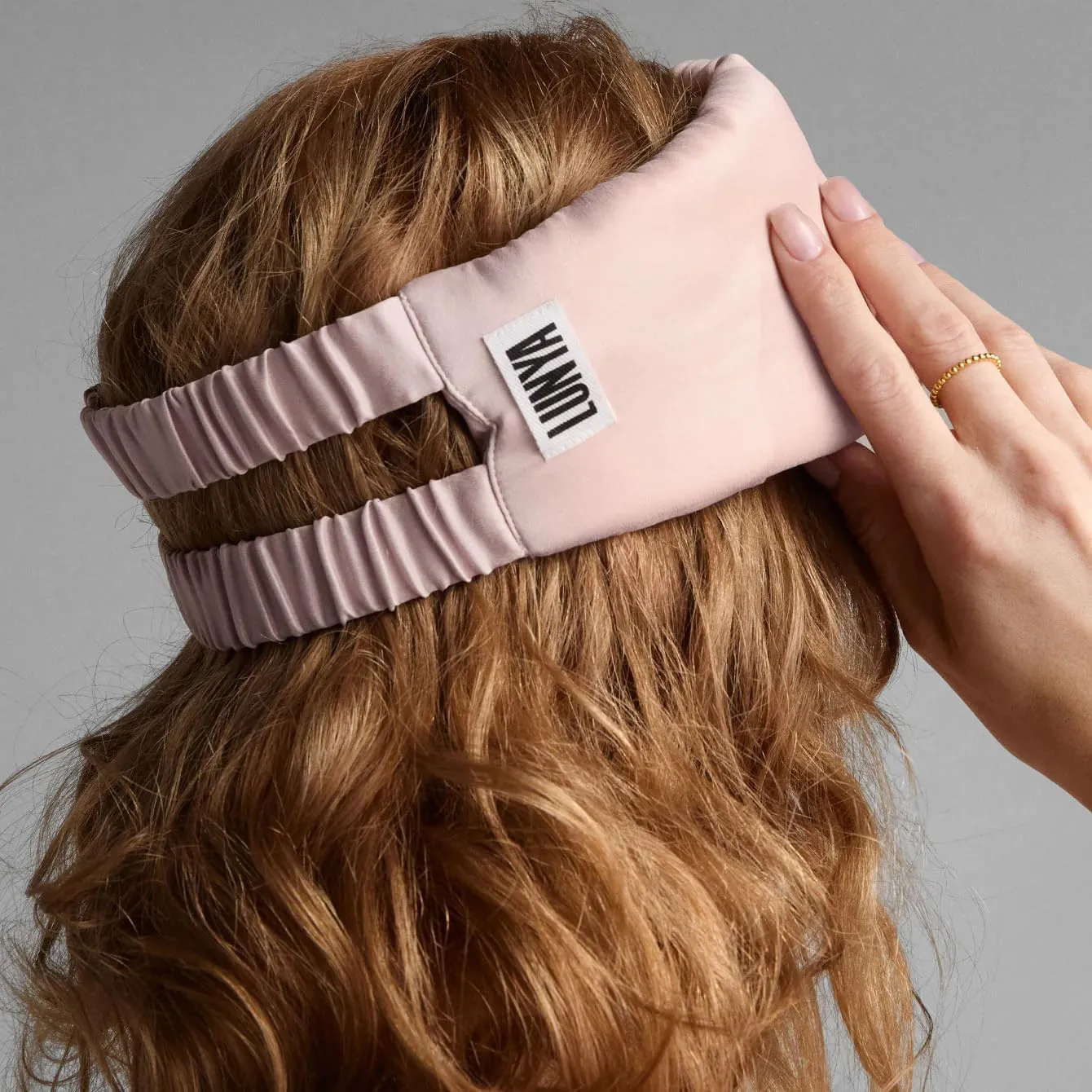 Lunya Sleep Mask with Box - Washable Silk Sleeping Mask and Headband for Beauty Routines - Thermoregulating Comfort - Delicate Pink - Large