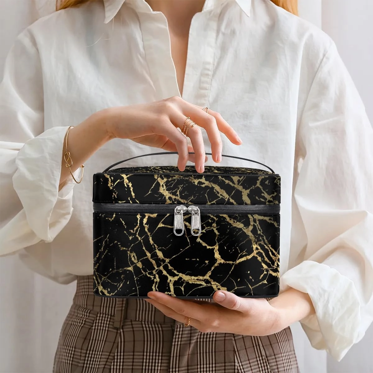 Makeup Bag Large Black Marble Gold Texture Toiletry Bag for Women Travel Cosmetic Bag Portable Makeup Bag for Bottles Brushes Lipstick Skin Care