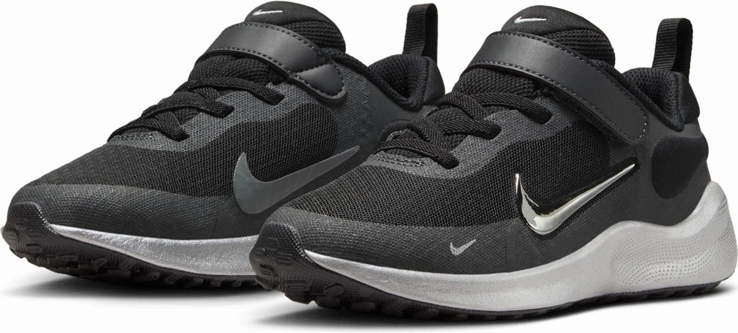 Nike Revolution 7 SE Little Kids' Shoes (FZ4806-001, Black/Anthracite/Smoke Grey/Metallic Silver)