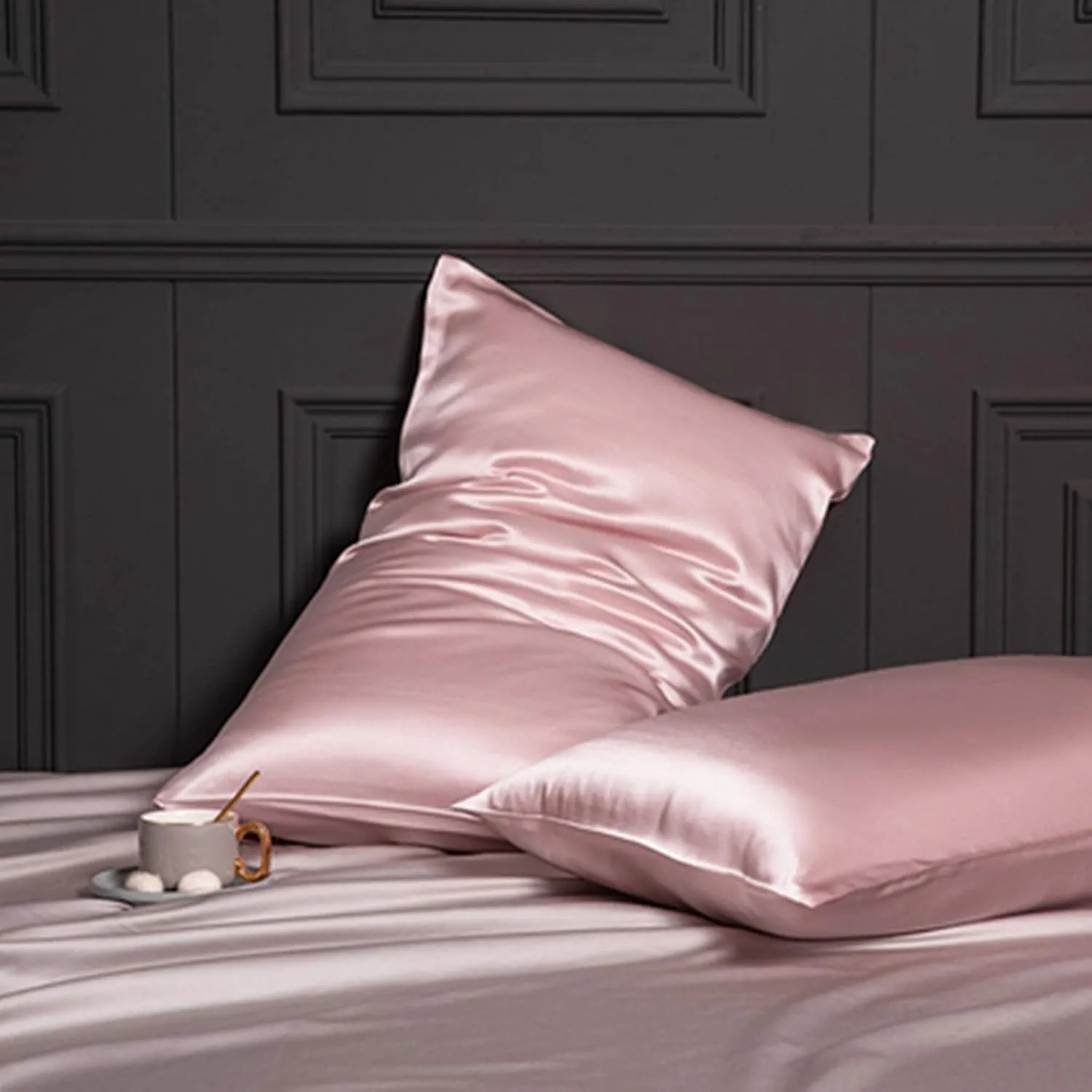 Pink Mulberry Silk Pillowcase Queen Size - 22 Momme Silk Pillow Case for Sleeping Women, Luxury Hypoallergenic Acne Pillow Case, Anti-Breakage Self-Care Item, Girly Gifts, 1 Pc 20"x30" (Queen, Pink)