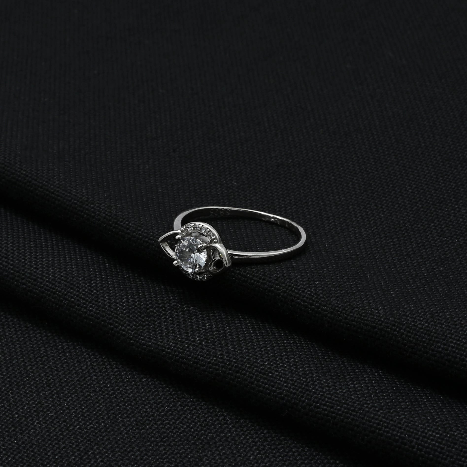 Silver Sparkling Center Shiny Gemstone Ring